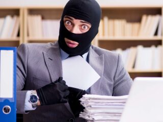 内部不正による情報漏洩の事例5つ！漏洩が起きる要因や防止対策ポイントも解説