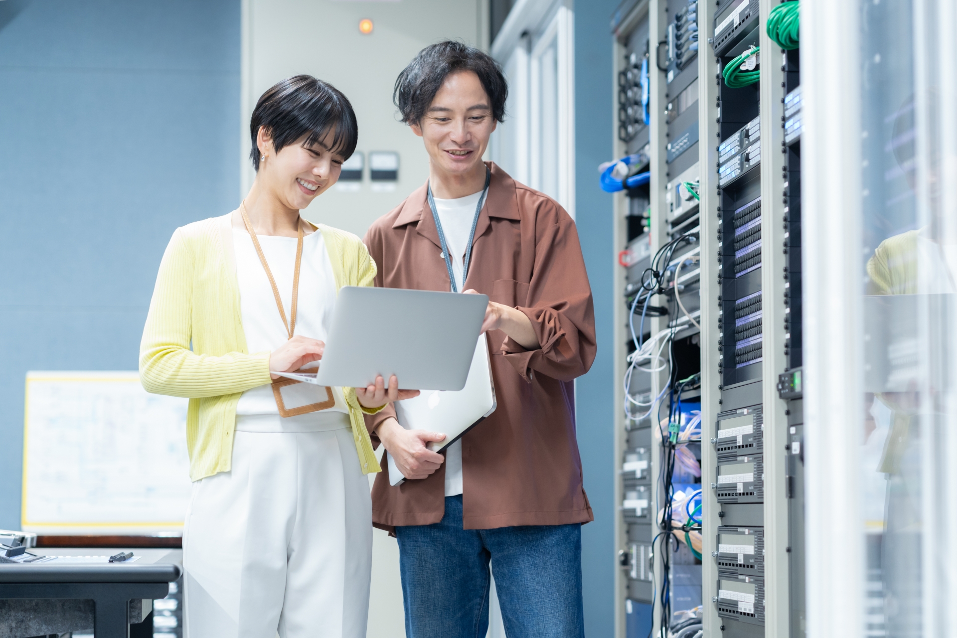 情シスと社内SEの違いとは？定義やそれぞれの役割・業務内容などを解説