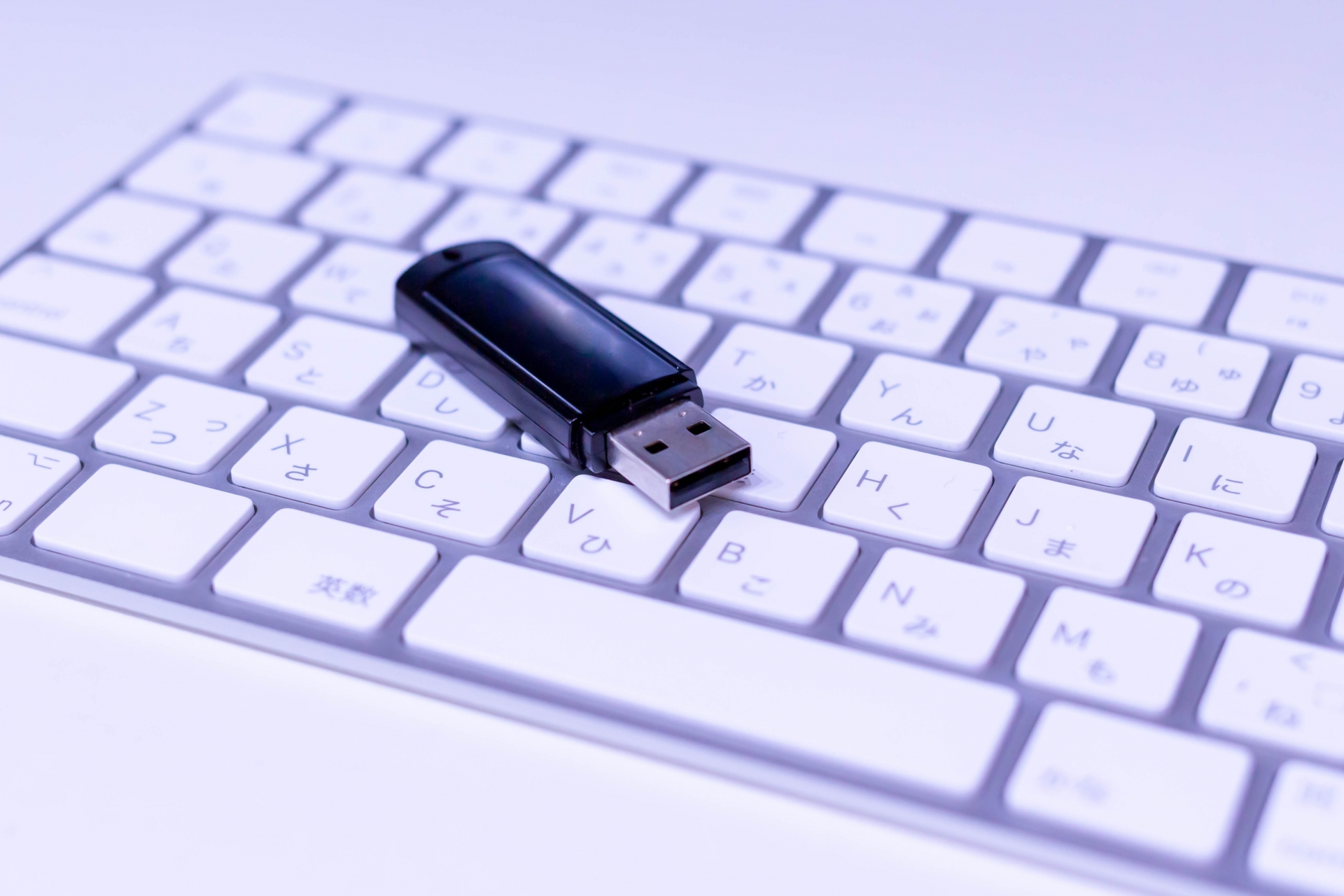 USBメモリはやめるべき？使用禁止の企業が多い理由や注意点などを解説