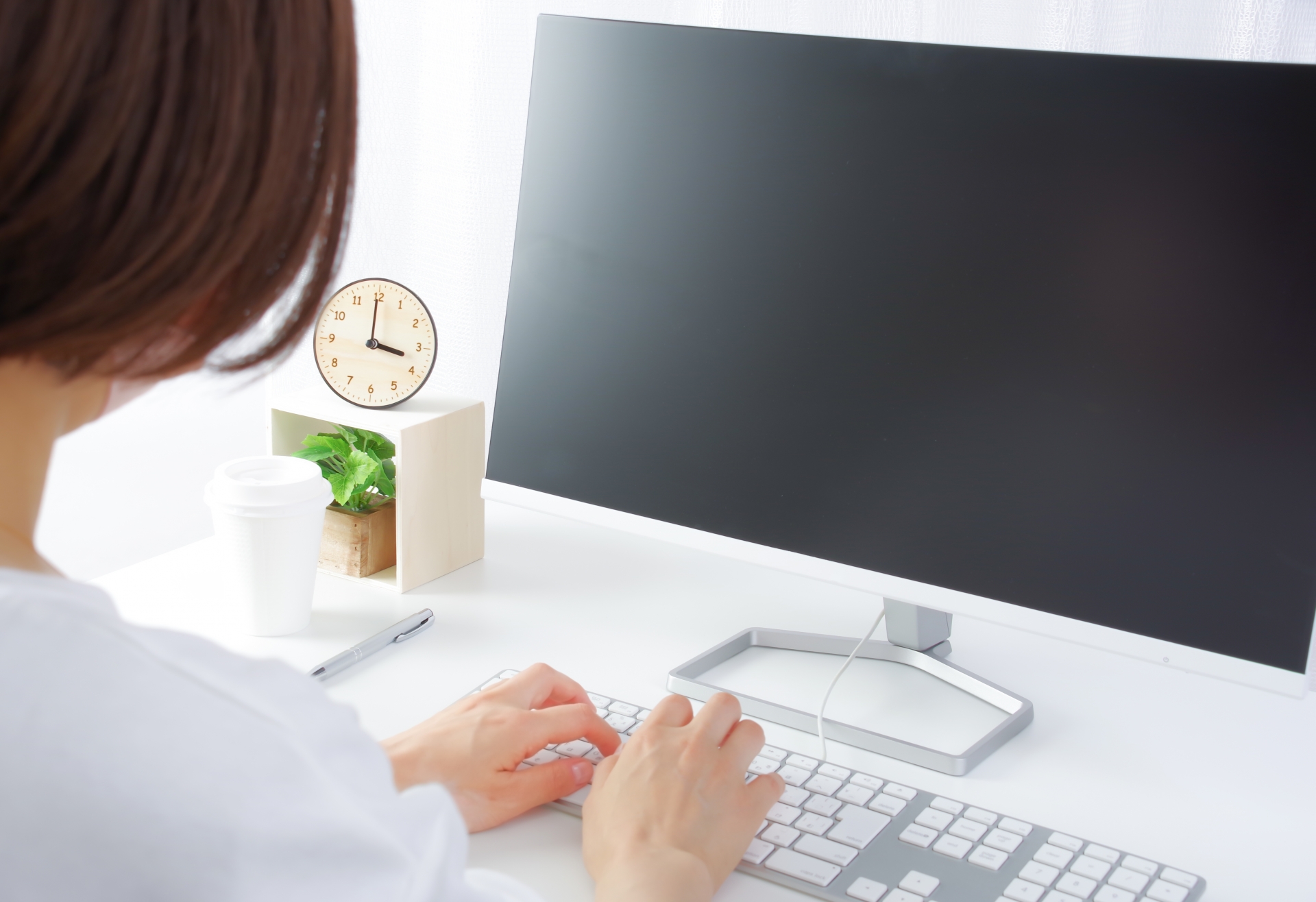 会計事務所では難しい？テレワーク管理の実態や課題・導入のポイントを事例とともに解説