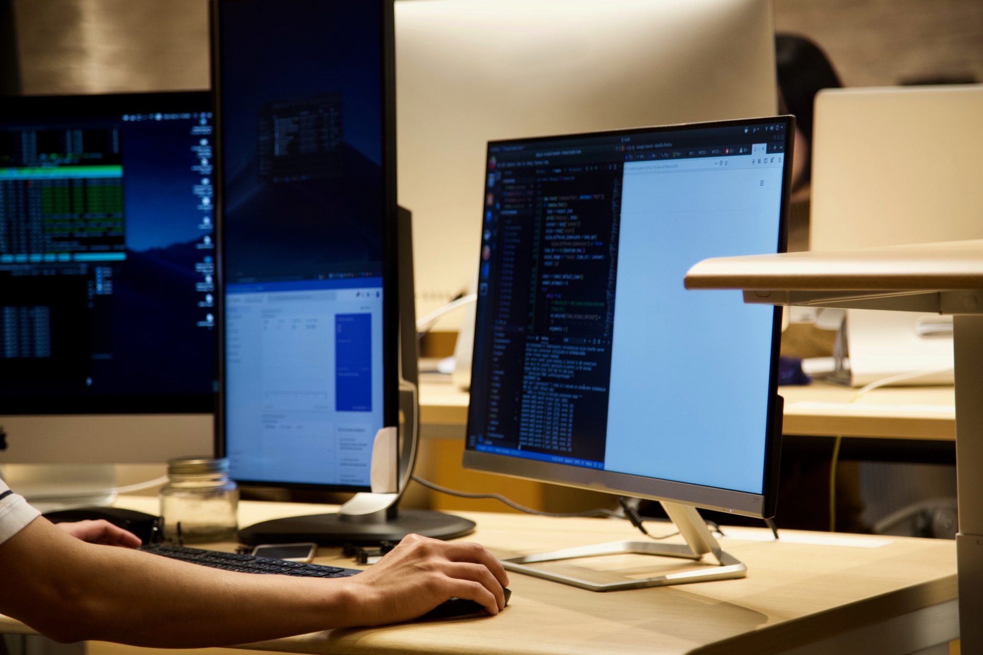 バージョン管理とは？仕組みと導入メリット・おすすめのツールなどを解説