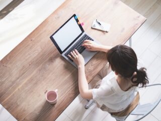 テレワーク時代の労務管理のポイントは？おすすめのツールと選び方も解説