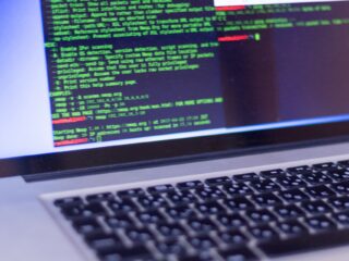 会社のメールサーバーの履歴を確認するには？管理方法や注意点も解説