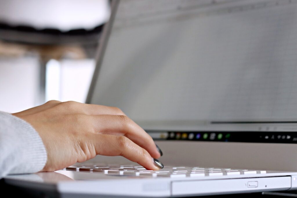 Excel（エクセル）によるパスワード管理の危険性とは？安全な管理方法を解説