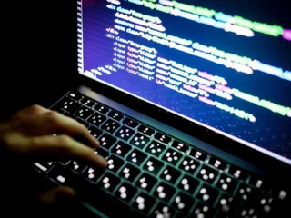 証跡として残すべきログとは？PC操作ログの種類と効率的な管理方法を解説